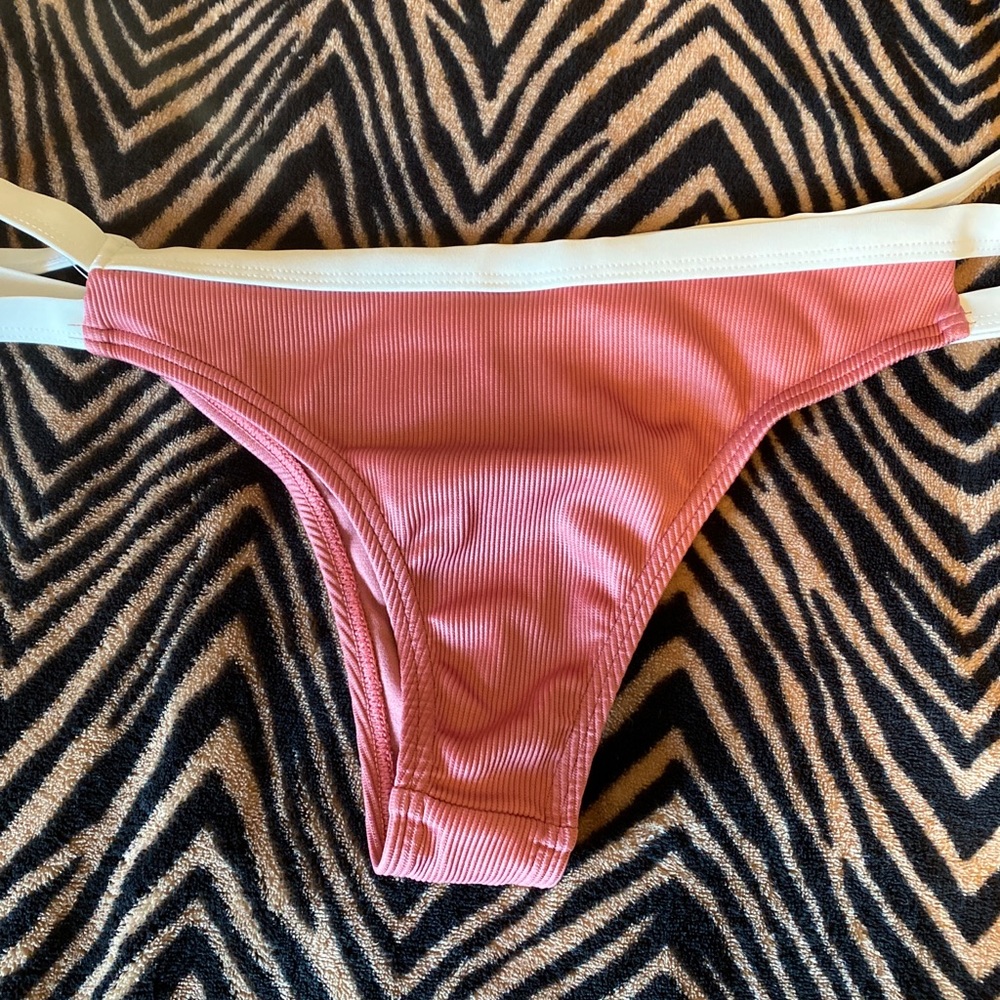 Swimsuit - Picture 2 of 3